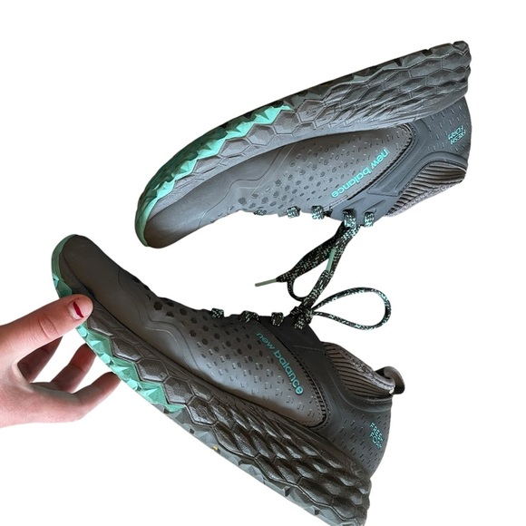 New Balance Grey Athletic Running Sneakers size 10 - Picture 3 of 5